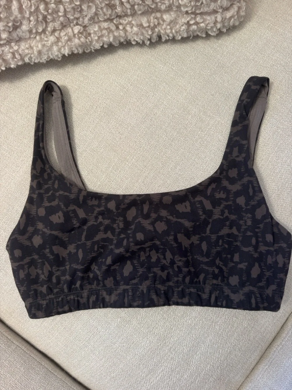 Vuori Set 3PC | Leggings Shorts Bra Matching Set Leopard Neutral Athleisure - Picture 9 of 12